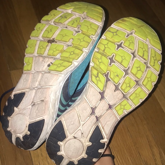 Blue Brooks Running Shoes - Picture 4 of 6